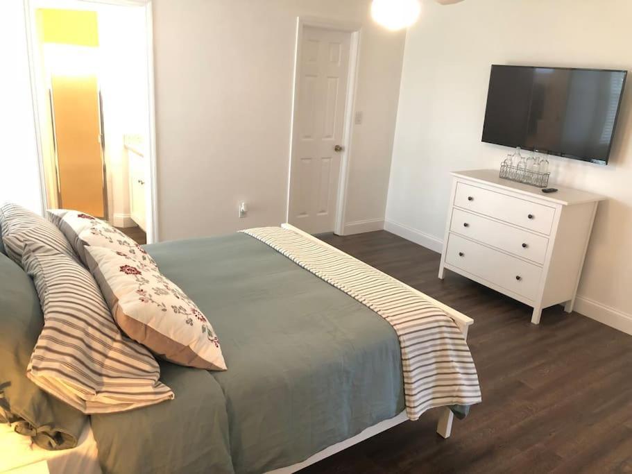 Beautiful Home Across The Street From Lake June! Лейк Плесид Екстериор снимка